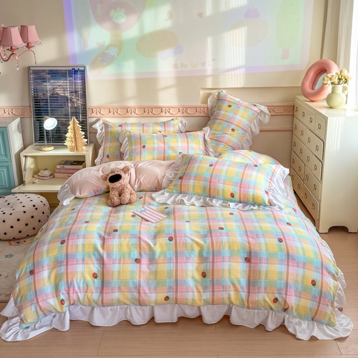 91家纺网 家纺一手货源 找家纺 温眠家纺 2025新款水洗云朵棉韩式INS减龄花边款四件套 格子草莓