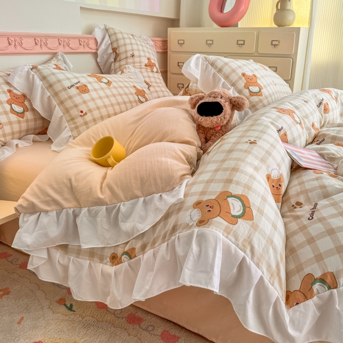 91家纺网 家纺一手货源 找家纺 温眠家纺 2025新款水洗云朵棉韩式INS减龄花边款四件套 乖乖熊