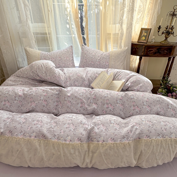 91家纺网 家纺一手货源 找家纺 （总）温眠家纺 2025新款ins风小清新镂空花边水洗云朵棉四件套-风格一