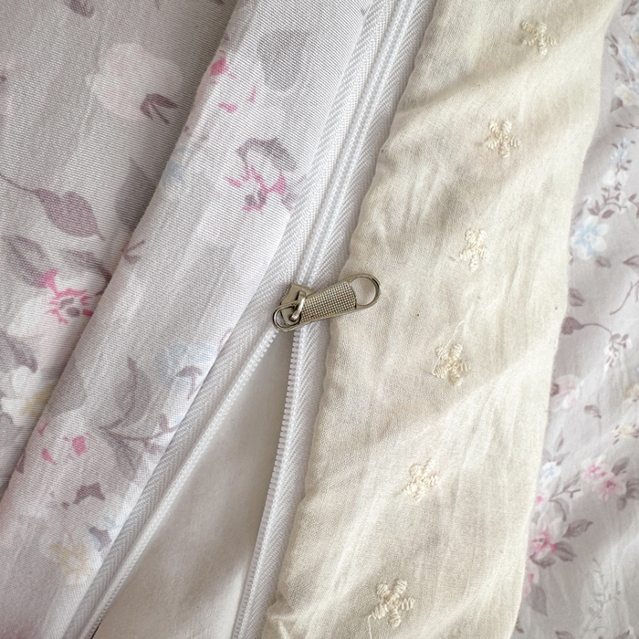 91家纺网 家纺一手货源 找家纺 （总）温眠家纺 2025新款ins风小清新镂空花边水洗云朵棉四件套-风格一