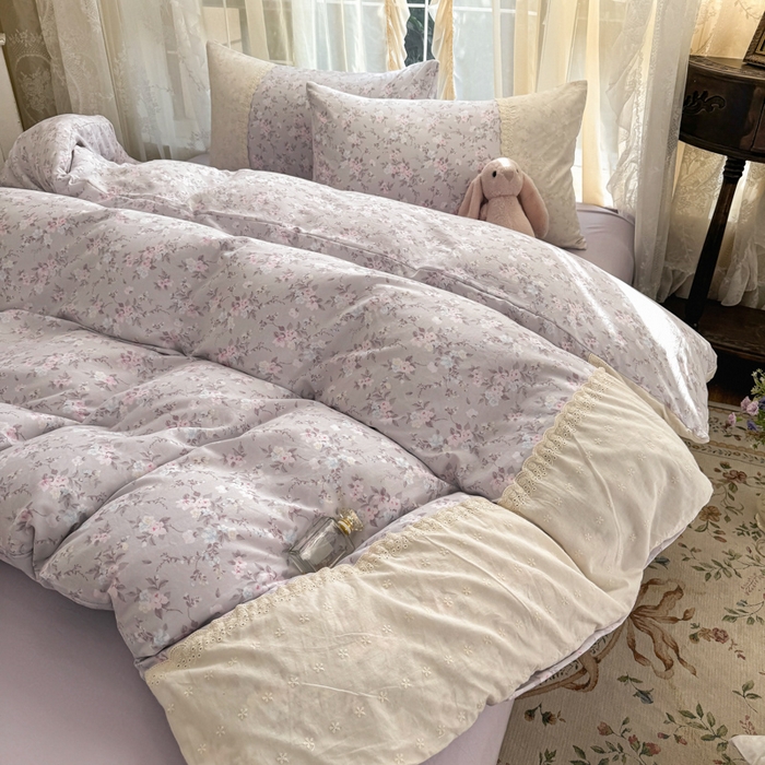 91家纺网 家纺一手货源 找家纺 温眠家纺 2025新款ins风小清新镂空花边水洗云朵棉四件套-风格一 白茶