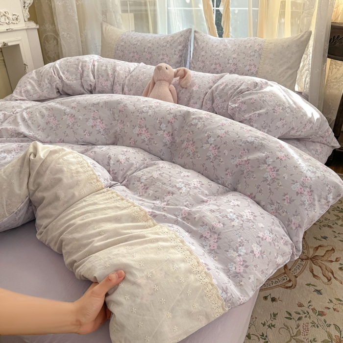 91家纺网 家纺一手货源 找家纺 温眠家纺 2025新款ins风小清新镂空花边水洗云朵棉四件套-风格一 白茶