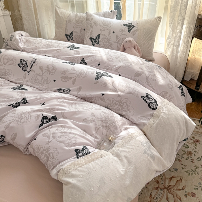 91家纺网 家纺一手货源 找家纺 温眠家纺 2025新款ins风小清新镂空花边水洗云朵棉四件套-风格一 蝶恋花