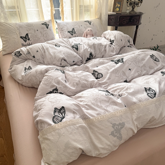 91家纺网 家纺一手货源 找家纺 温眠家纺 2025新款ins风小清新镂空花边水洗云朵棉四件套-风格一 蝶恋花