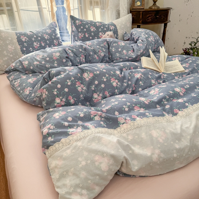 91家纺网 家纺一手货源 找家纺 温眠家纺 2025新款ins风小清新镂空花边水洗云朵棉四件套-风格一 花田错