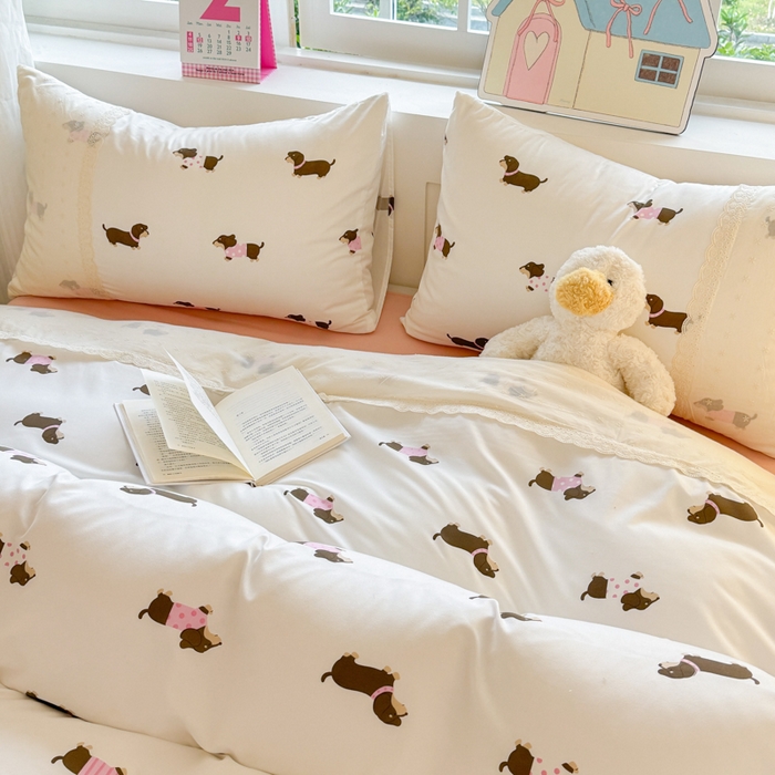 91家纺网 家纺一手货源 找家纺 温眠家纺 2025新款ins风小清新镂空花边水洗云朵棉四件套-风格一 柯基