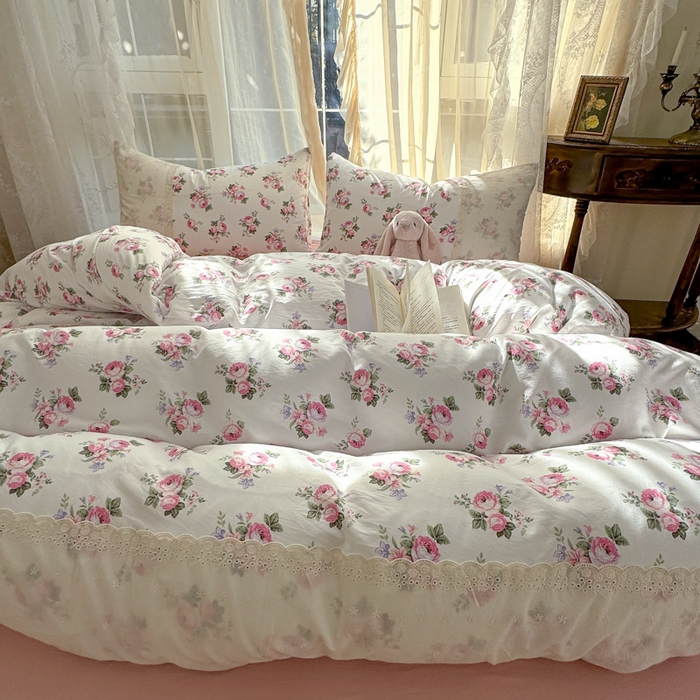 91家纺网 家纺一手货源 找家纺 温眠家纺 2025新款ins风小清新镂空花边水洗云朵棉四件套-风格一 丽莎