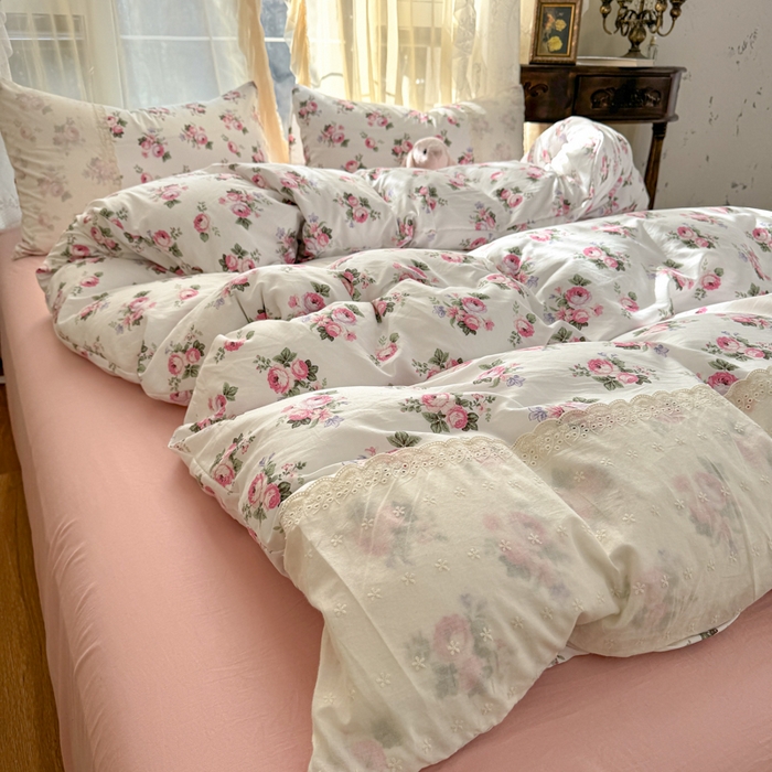 91家纺网 家纺一手货源 找家纺 温眠家纺 2025新款ins风小清新镂空花边水洗云朵棉四件套-风格一 丽莎