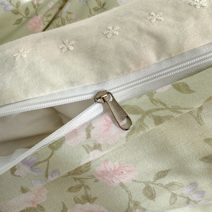 91家纺网 家纺一手货源 找家纺 温眠家纺 2025新款ins风小清新镂空花边水洗云朵棉四件套-风格一 绿野仙踪