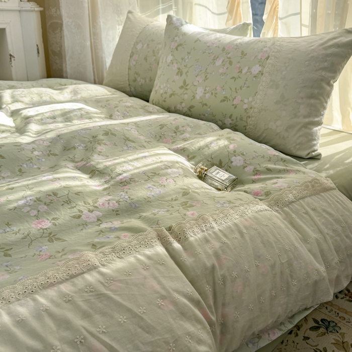 91家纺网 家纺一手货源 找家纺 温眠家纺 2025新款ins风小清新镂空花边水洗云朵棉四件套-风格一 绿野仙踪