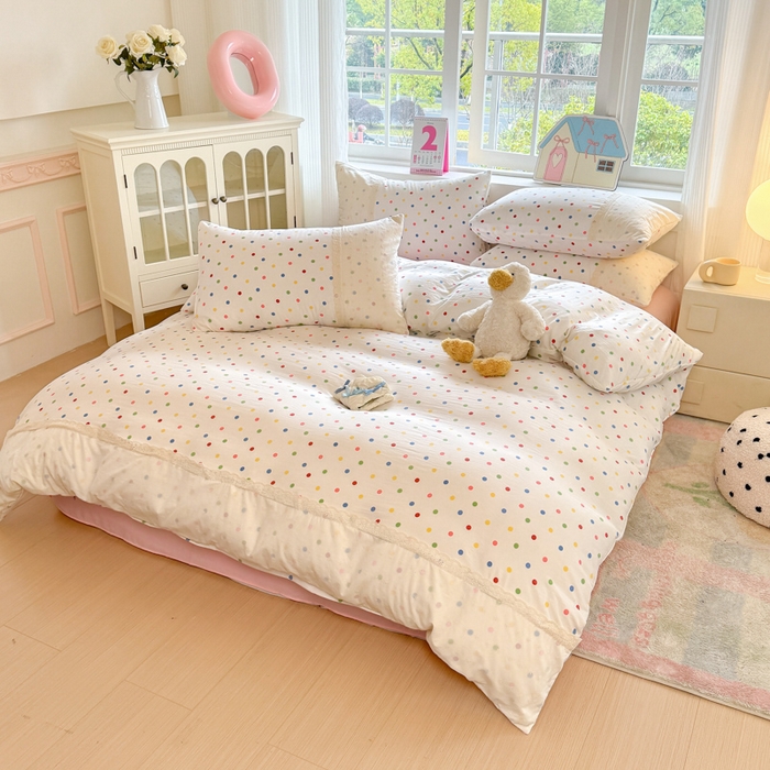 91家纺网 家纺一手货源 找家纺 温眠家纺 2025新款ins风小清新镂空花边水洗云朵棉四件套-风格一 奶油波点