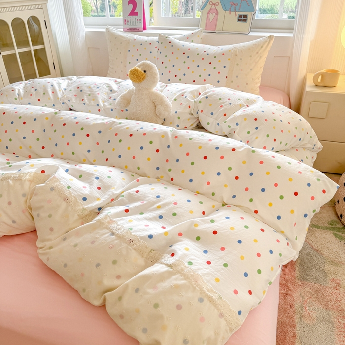 91家纺网 家纺一手货源 找家纺 温眠家纺 2025新款ins风小清新镂空花边水洗云朵棉四件套-风格一 奶油波点