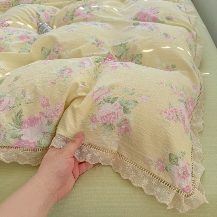 91家纺网 家纺一手货源 找家纺 （总）温眠家纺 2025直播新款云感双层纱镂空花边四件套