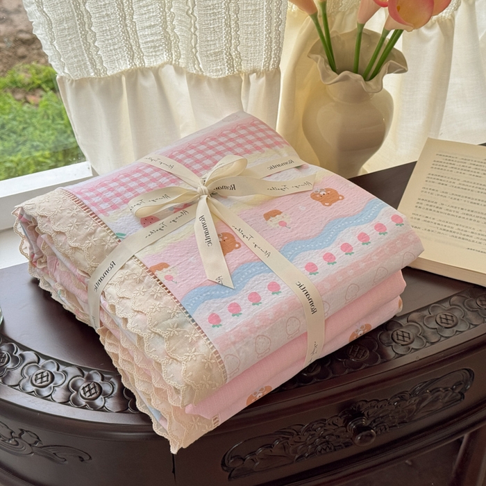 91家纺网 家纺一手货源 找家纺 温眠家纺 2025直播新款云感双层纱镂空花边四件套 草莓蛋糕