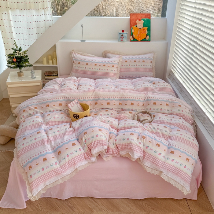 91家纺网 家纺一手货源 找家纺 温眠家纺 2025直播新款云感双层纱镂空花边四件套 草莓蛋糕