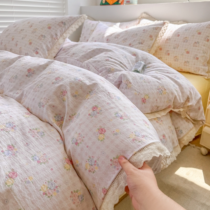 91家纺网 家纺一手货源 找家纺 温眠家纺 2025直播新款云感双层纱镂空花边四件套 花漾甜心