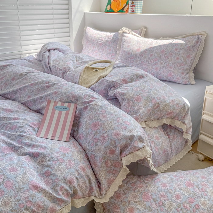 91家纺网 家纺一手货源 找家纺 温眠家纺 2025直播新款云感双层纱镂空花边四件套 蓝萱