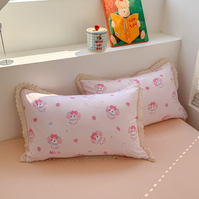 91家纺网 家纺一手货源 找家纺 温眠家纺 2025直播新款云感双层纱镂空花边四件套 莓乐蒂