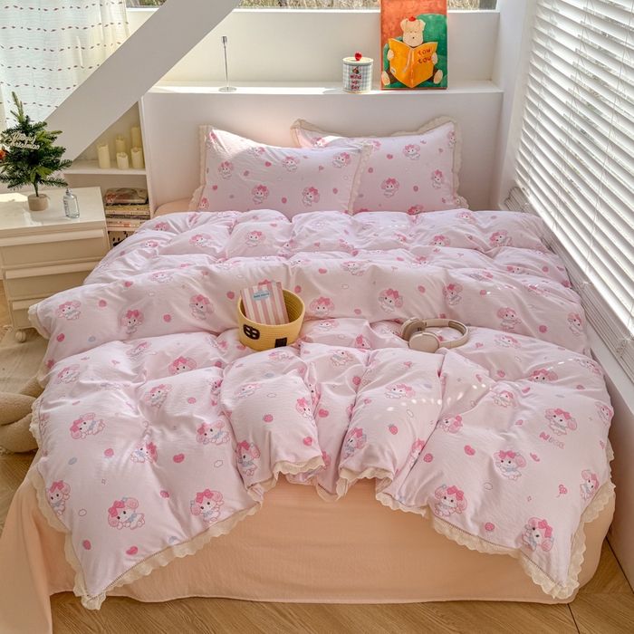 91家纺网 家纺一手货源 找家纺 温眠家纺 2025直播新款云感双层纱镂空花边四件套 莓乐蒂