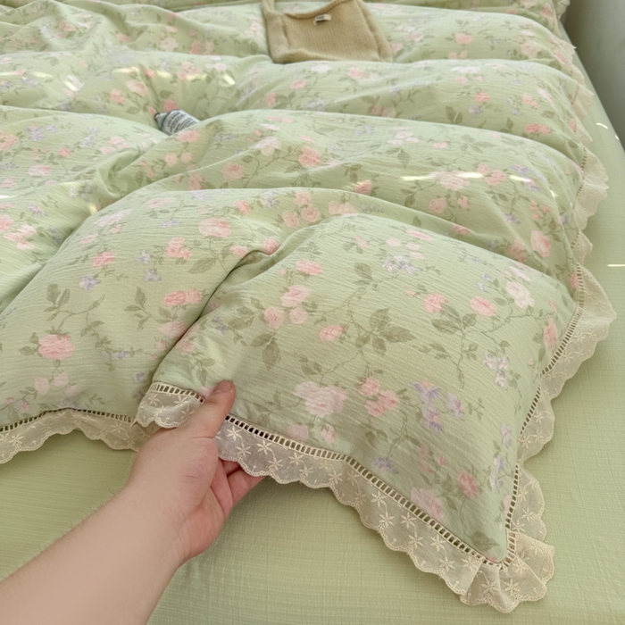 91家纺网 家纺一手货源 找家纺 温眠家纺 2025直播新款云感双层纱镂空花边四件套 木槿绿