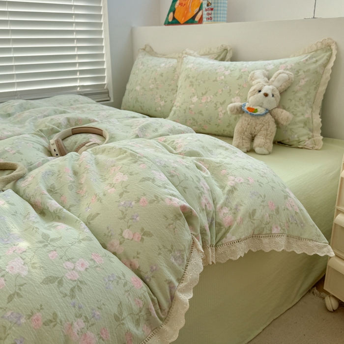 91家纺网 家纺一手货源 找家纺 温眠家纺 2025直播新款云感双层纱镂空花边四件套 木槿绿