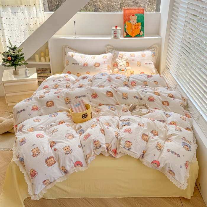 91家纺网 家纺一手货源 找家纺 温眠家纺 2025直播新款云感双层纱镂空花边四件套 奶油小熊