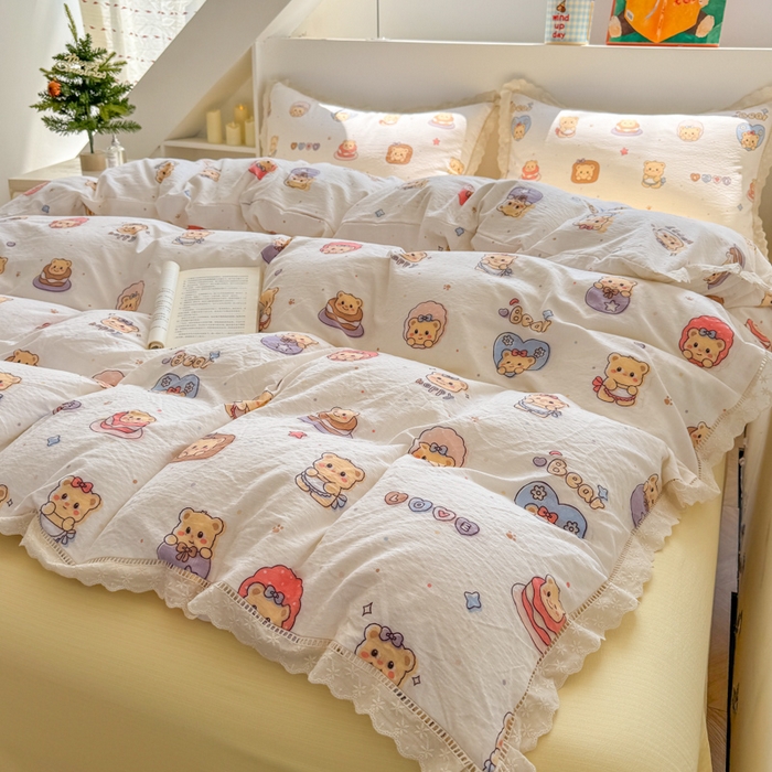 91家纺网 家纺一手货源 找家纺 温眠家纺 2025直播新款云感双层纱镂空花边四件套 奶油小熊