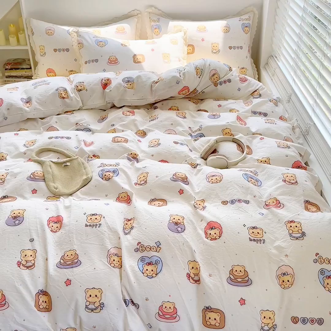 91家纺网 家纺一手货源 找家纺 温眠家纺 2025直播新款云感双层纱镂空花边四件套 奶油小熊