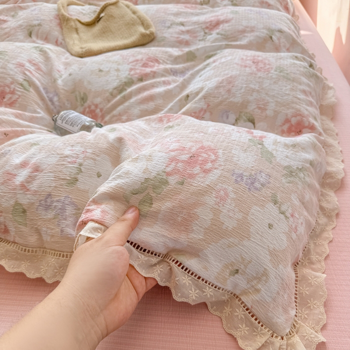 91家纺网 家纺一手货源 找家纺 温眠家纺 2025直播新款云感双层纱镂空花边四件套 絮语