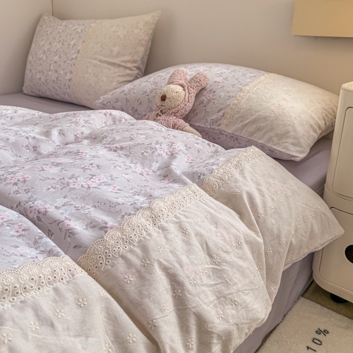 91家纺网 家纺一手货源 找家纺 （总）温眠家纺 2025新款ins风小清新镂空花边水洗云朵棉四件套-风格二