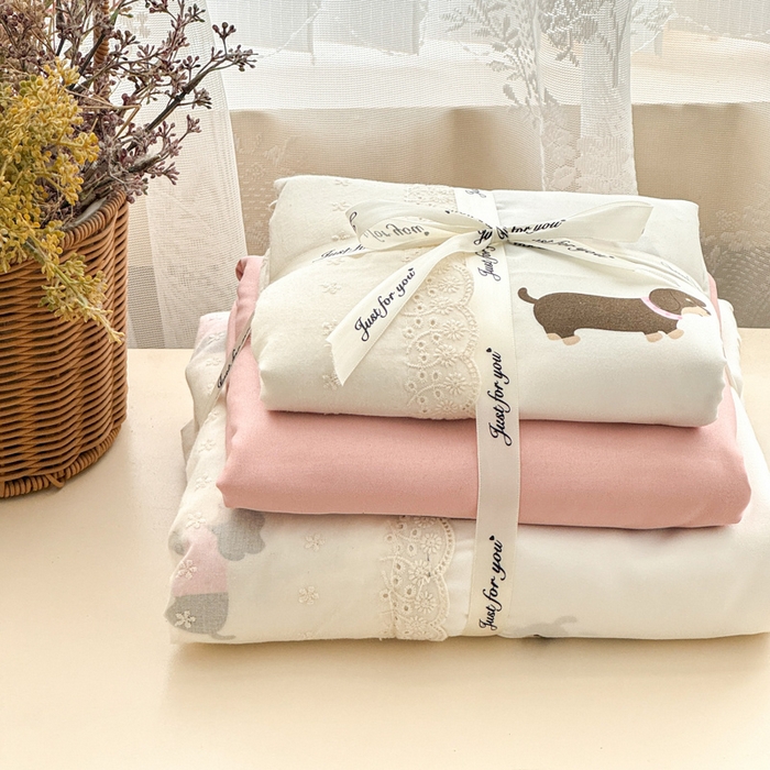 91家纺网 家纺一手货源 找家纺 温眠家纺 2025新款ins风小清新镂空花边水洗云朵棉四件套-风格二 柯基