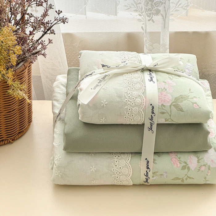 91家纺网 家纺一手货源 找家纺 （总）温眠家纺 2025新款ins风小清新镂空花边水洗云朵棉四件套-风格二