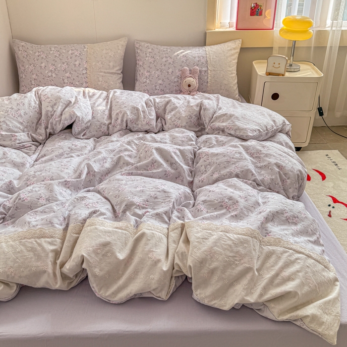 91家纺网 家纺一手货源 找家纺 温眠家纺 2025新款ins风小清新镂空花边水洗云朵棉四件套-风格二 白茶