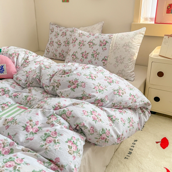 91家纺网 家纺一手货源 找家纺 温眠家纺 2025新款ins风小清新镂空花边水洗云朵棉四件套-风格二 春之语