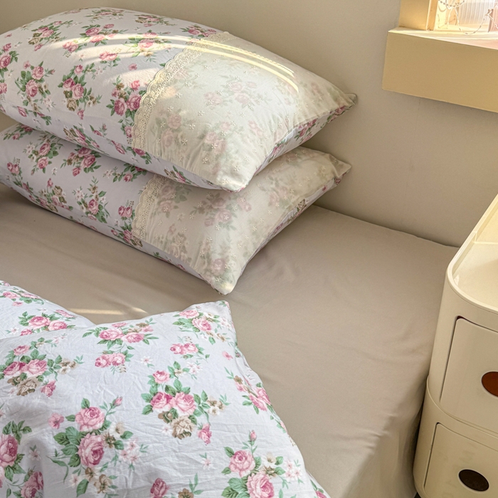 91家纺网 家纺一手货源 找家纺 温眠家纺 2025新款ins风小清新镂空花边水洗云朵棉四件套-风格二 春之语