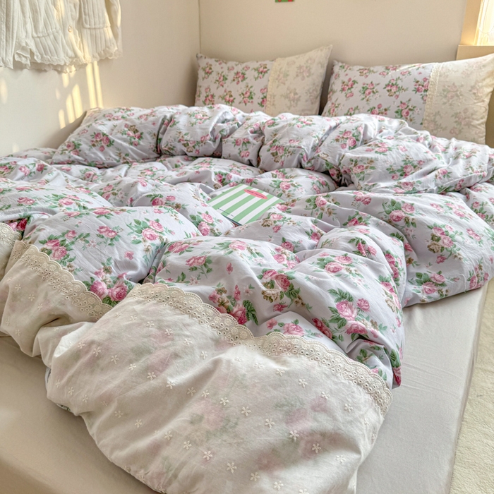 91家纺网 家纺一手货源 找家纺 温眠家纺 2025新款ins风小清新镂空花边水洗云朵棉四件套-风格二 春之语