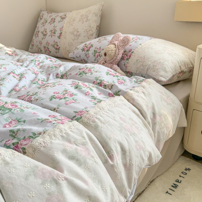91家纺网 家纺一手货源 找家纺 温眠家纺 2025新款ins风小清新镂空花边水洗云朵棉四件套-风格二 春之语