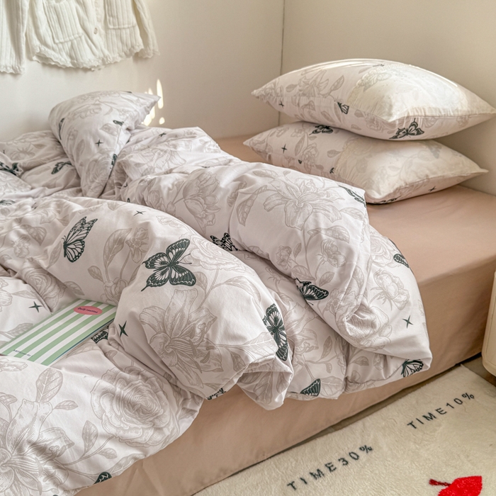 91家纺网 家纺一手货源 找家纺 温眠家纺 2025新款ins风小清新镂空花边水洗云朵棉四件套-风格二 蝶恋花