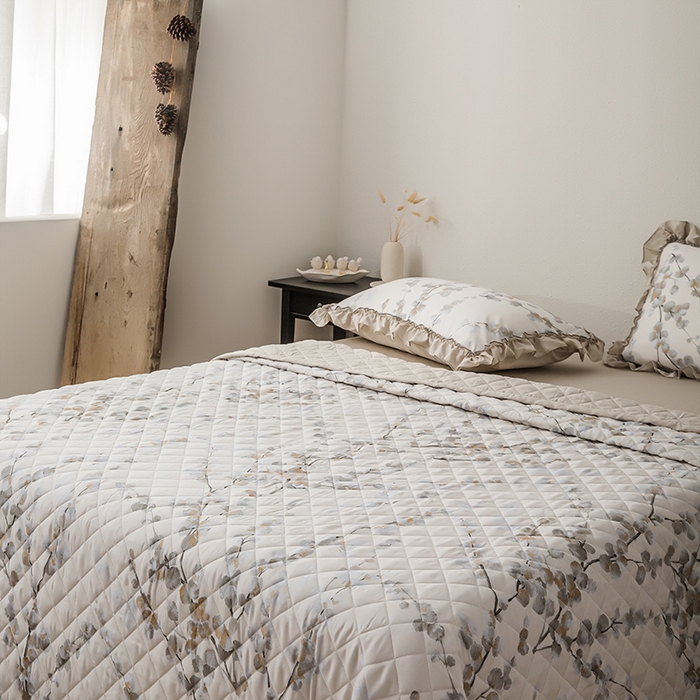 91家纺网 家纺一手货源 找家纺 （总）恩和家纺 2026新款50s莱赛尔天丝床盖被法式飞边款四件套