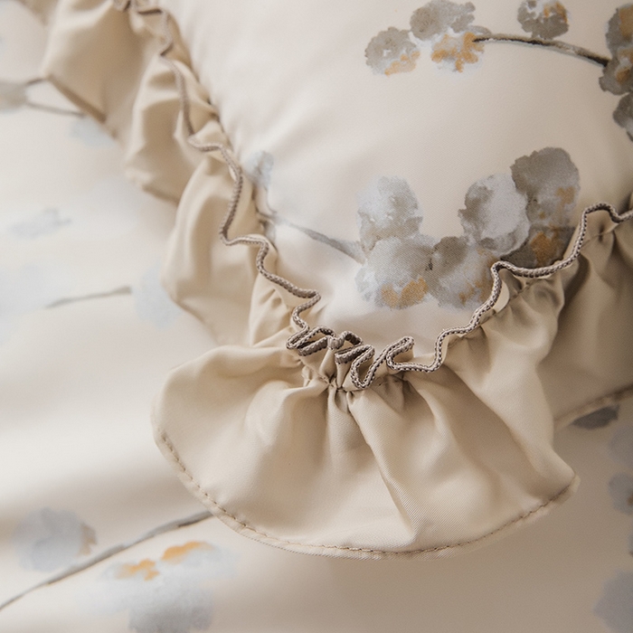 91家纺网 家纺一手货源 找家纺 恩和家纺 2026新款50s莱赛尔天丝床盖被法式飞边款四件套 初雪