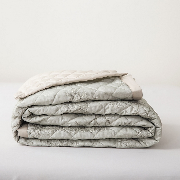 91家纺网 家纺一手货源 找家纺 恩和家纺 2026新款50s莱赛尔天丝床盖被法式飞边款四件套 春生