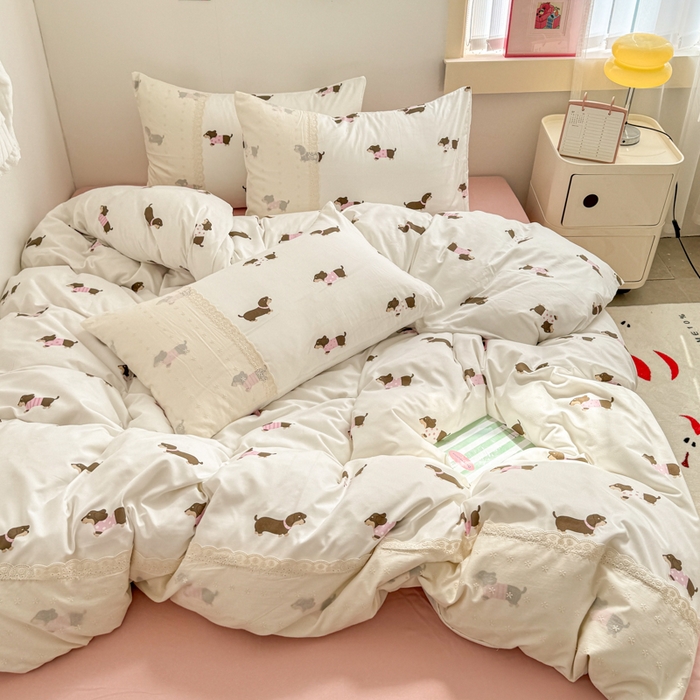 91家纺网 家纺一手货源 找家纺 温眠家纺 2025新款ins风小清新镂空花边水洗云朵棉四件套-风格二 柯基