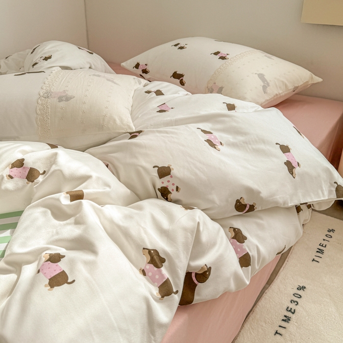 91家纺网 家纺一手货源 找家纺 温眠家纺 2025新款ins风小清新镂空花边水洗云朵棉四件套-风格二 柯基