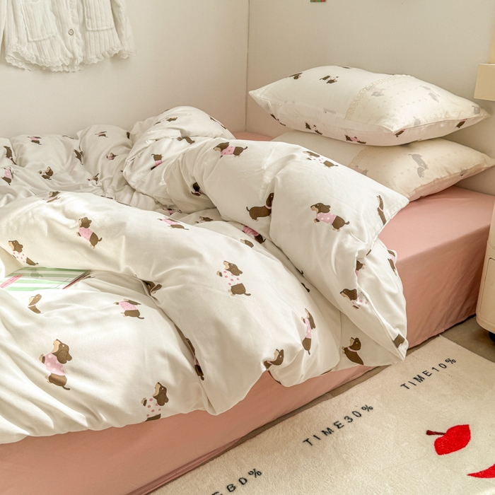 91家纺网 家纺一手货源 找家纺 温眠家纺 2025新款ins风小清新镂空花边水洗云朵棉四件套-风格二 柯基