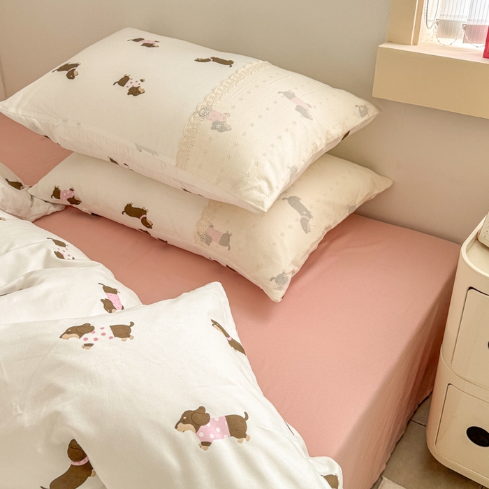 91家纺网 家纺一手货源 找家纺 温眠家纺 2025新款ins风小清新镂空花边水洗云朵棉四件套-风格二 柯基