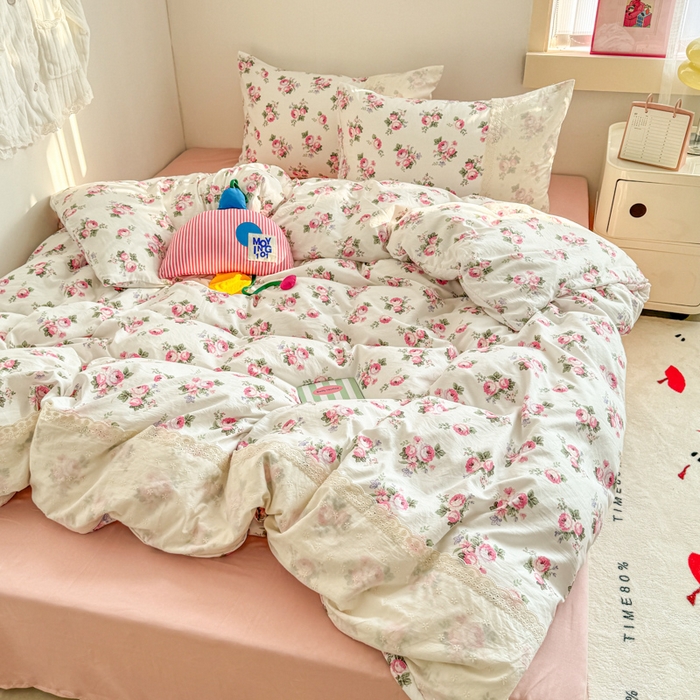 91家纺网 家纺一手货源 找家纺 温眠家纺 2025新款ins风小清新镂空花边水洗云朵棉四件套-风格二 丽莎