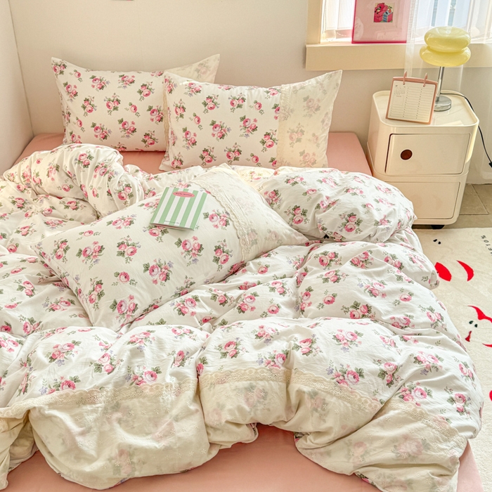 91家纺网 家纺一手货源 找家纺 温眠家纺 2025新款ins风小清新镂空花边水洗云朵棉四件套-风格二 丽莎