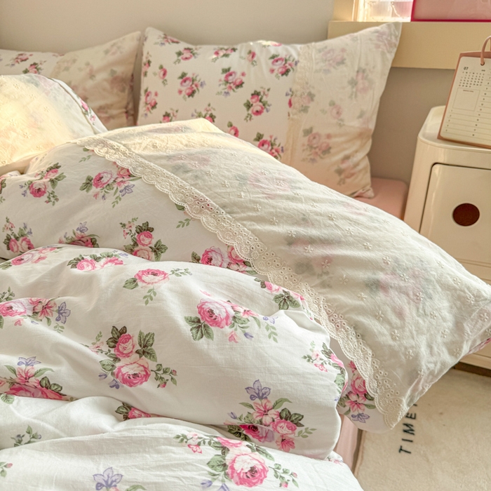 91家纺网 家纺一手货源 找家纺 温眠家纺 2025新款ins风小清新镂空花边水洗云朵棉四件套-风格二 丽莎