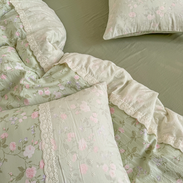 91家纺网 家纺一手货源 找家纺 温眠家纺 2025新款ins风小清新镂空花边水洗云朵棉四件套-风格二 绿野仙踪