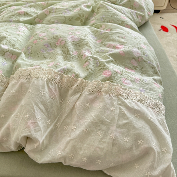 91家纺网 家纺一手货源 找家纺 温眠家纺 2025新款ins风小清新镂空花边水洗云朵棉四件套-风格二 绿野仙踪
